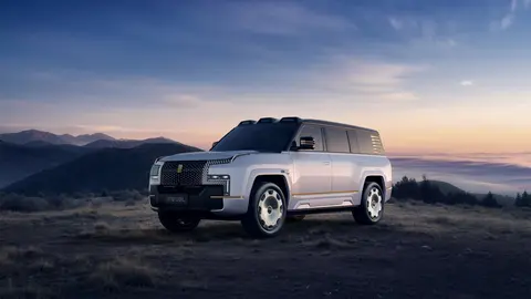 搭载第二代刀片电池与闪充技术，仰望发布2026款U7、U8及U8L